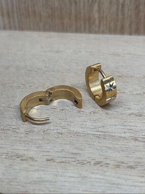 Gold Star-Accent Huggie Hoop Earrings